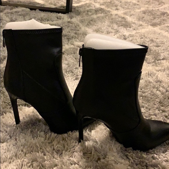 ❤️2/$12❤️ BLACK HEEL BOOTS - Picture 2 of 5
